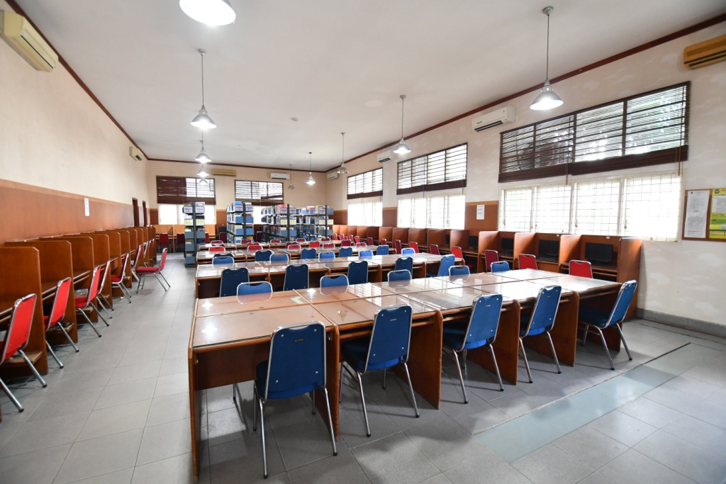 Area Baca dan Rak